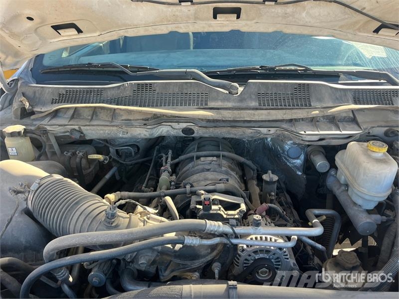 RAM 4500 Vieglais kravas automobilis/izkraušana no sāniem