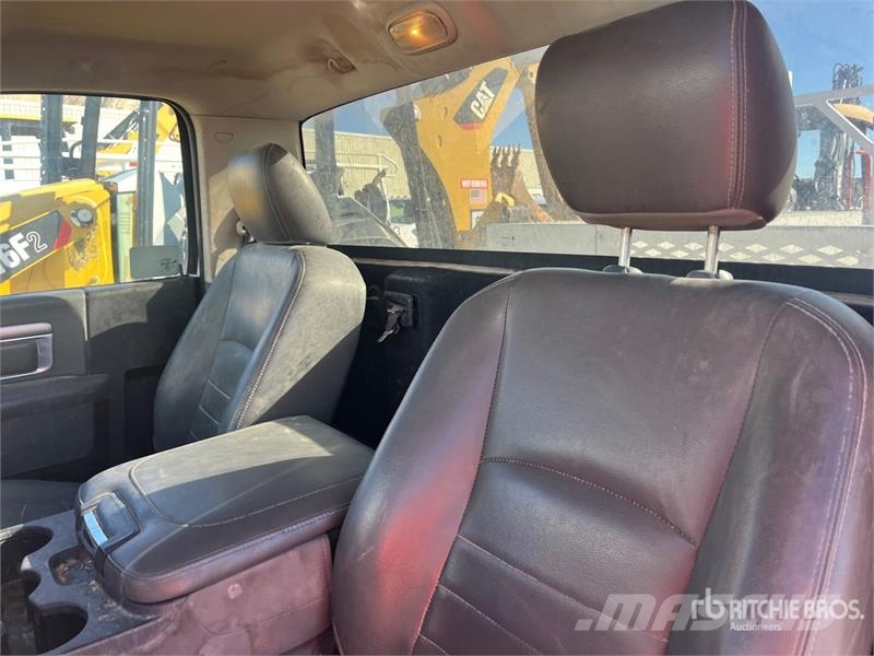 RAM 4500 Vieglais kravas automobilis/izkraušana no sāniem