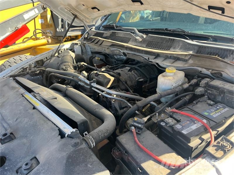RAM 4500 Vieglais kravas automobilis/izkraušana no sāniem