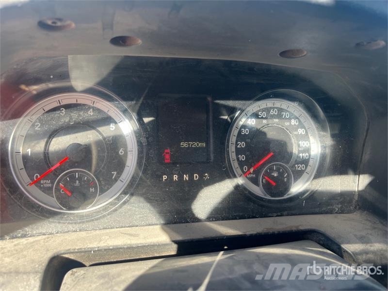 RAM 4500 Vieglais kravas automobilis/izkraušana no sāniem