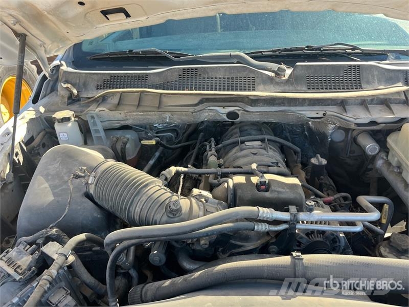 RAM 4500 Vieglais kravas automobilis/izkraušana no sāniem