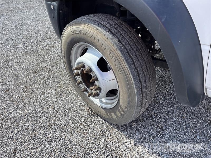 RAM 4500 Caja abierta/laterales abatibles