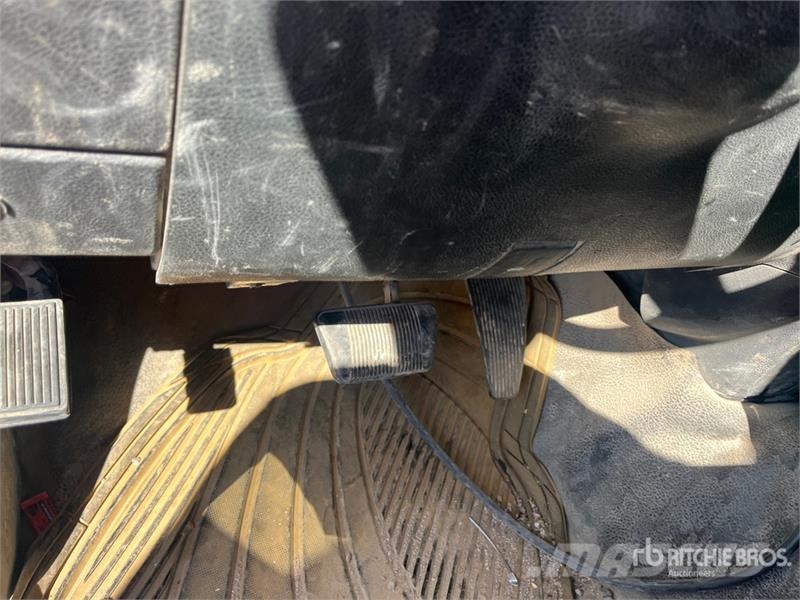 RAM 4500 Vieglais kravas automobilis/izkraušana no sāniem