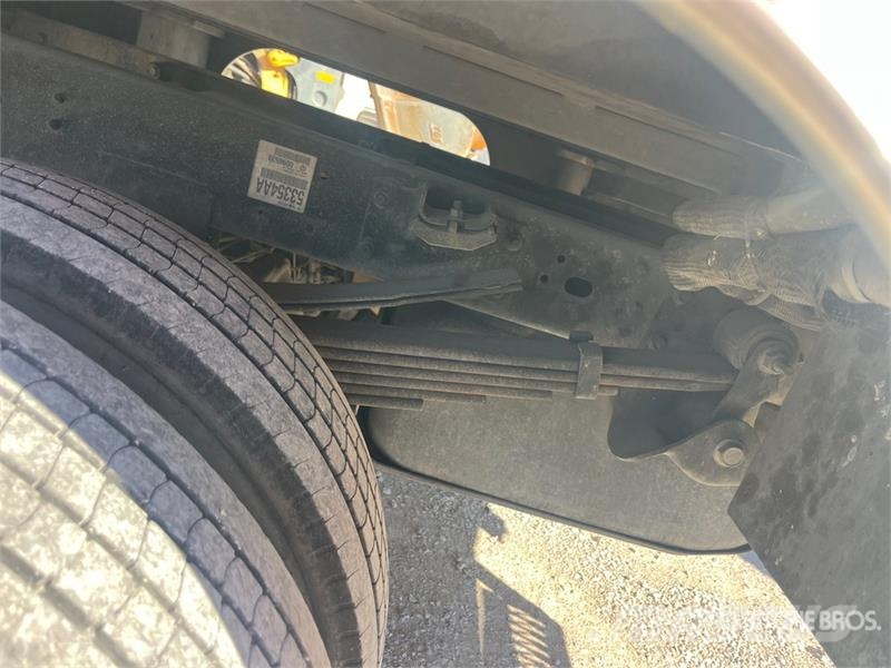 RAM 4500 Vieglais kravas automobilis/izkraušana no sāniem