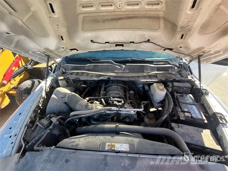 RAM 4500 Vieglais kravas automobilis/izkraušana no sāniem