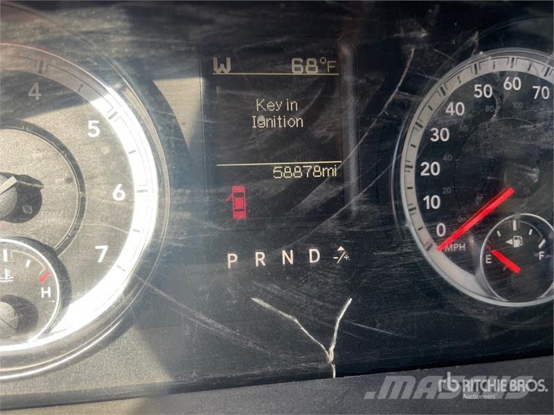 RAM 4500 Vieglais kravas automobilis/izkraušana no sāniem