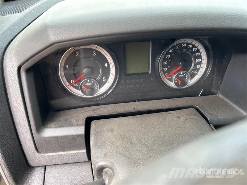 RAM 4500 4x4 Cab and Chassis (Inoperable) Cabine si interior