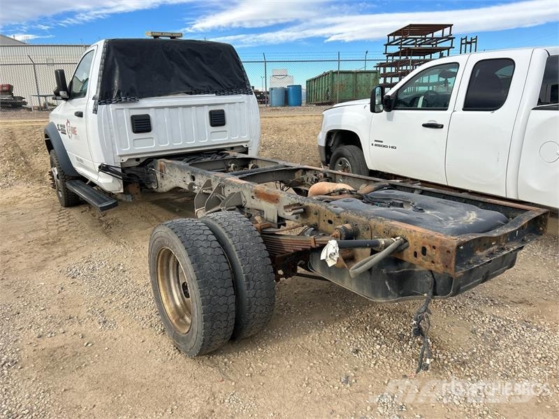 RAM 4500 4x4 Cab and Chassis (Inoperable) Cabine si interior
