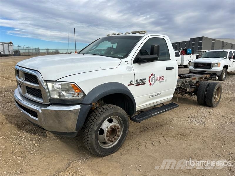 RAM 4500 4x4 Cab and Chassis (Inoperable) Cabine si interior