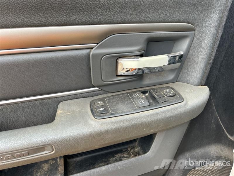 RAM 4500 4x4 Cab and Chassis (Inoperable) Cabine si interior