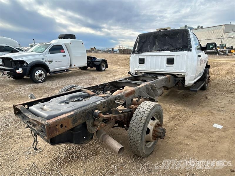 RAM 4500 4x4 Cab and Chassis (Inoperable) Cabine si interior