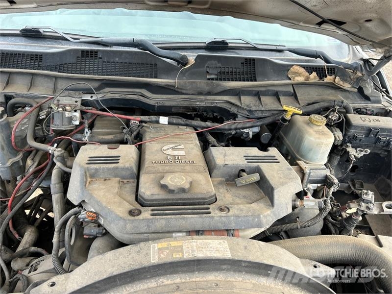 RAM 4500 4x4 Cab and Chassis (Inoperable) Cabine si interior