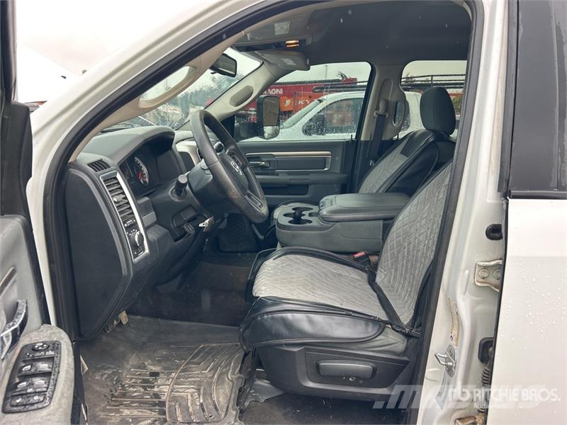 RAM 4x4 Crew Cab Pickup Andere Transporter