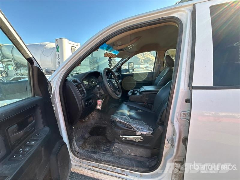 RAM 5500 Camioane platforma/prelata