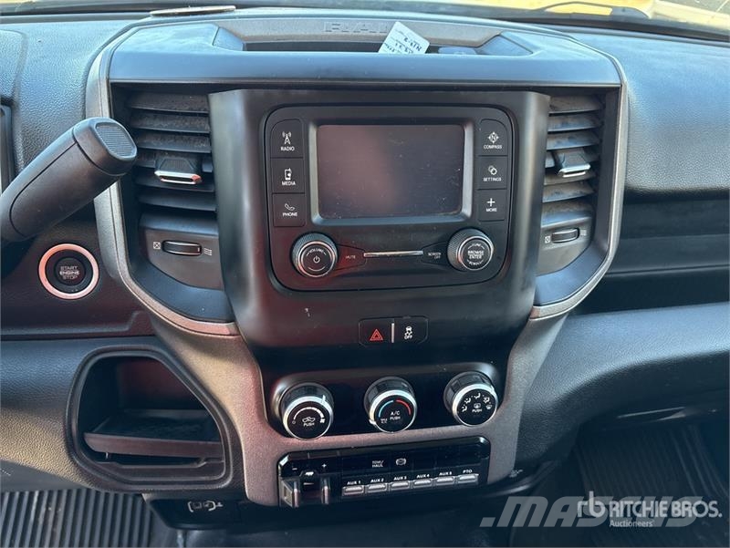 RAM 5500 Umpikorikuorma-autot