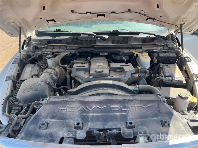 RAM 5500 شاحنات مسطحة/مفصلية الجوانب