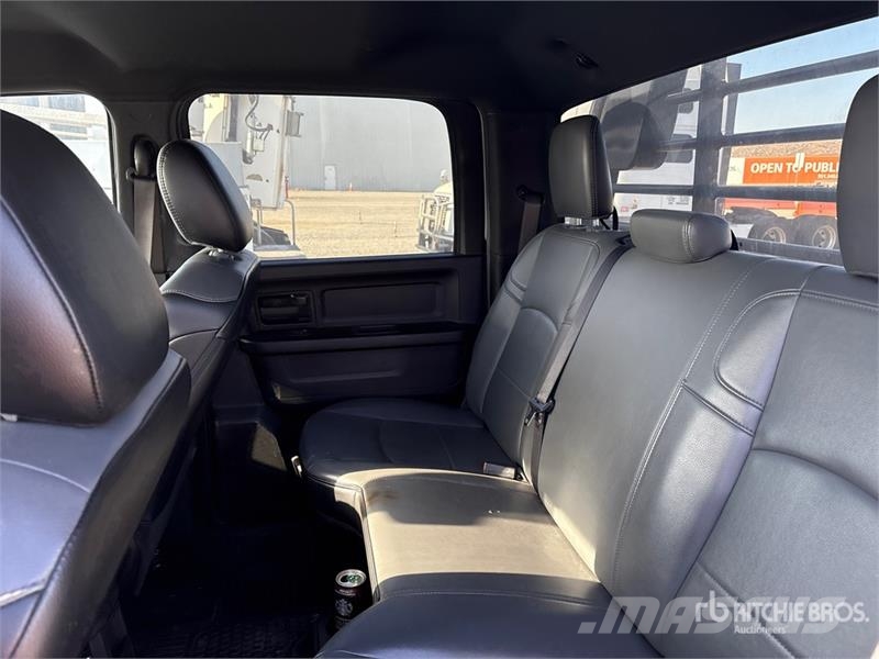 RAM 5500 Pritschenwagen/Pritschenwagen mit Seitenklappe