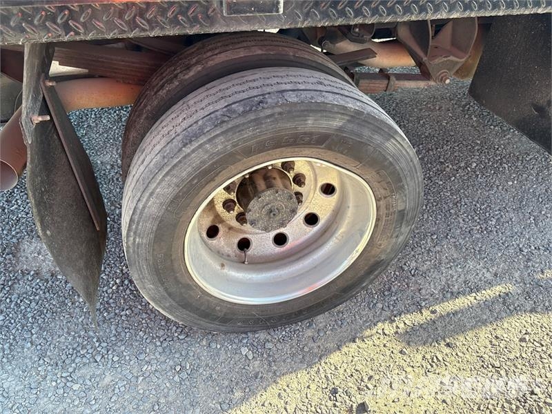 RAM 5500 Pritschenwagen/Pritschenwagen mit Seitenklappe