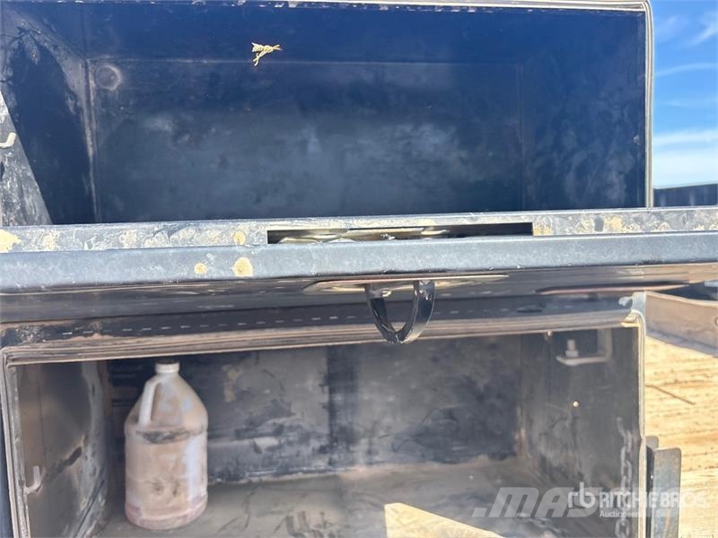 RAM 5500 شاحنات مسطحة/مفصلية الجوانب