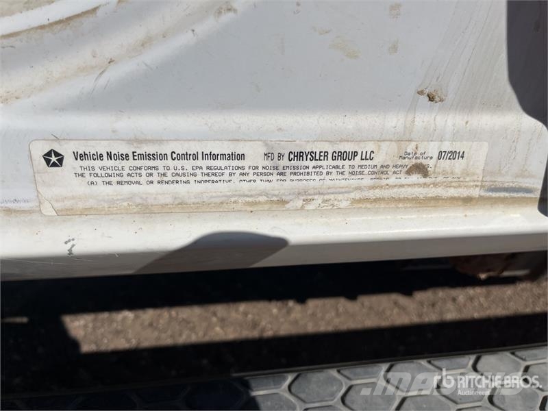 RAM 5500 شاحنات مسطحة/مفصلية الجوانب