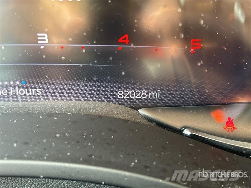 RAM 5500 플랫베드/드롭사이드 트럭