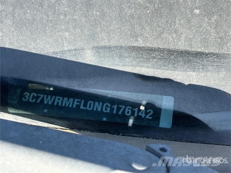 RAM 5500 Pritschenwagen/Pritschenwagen mit Seitenklappe