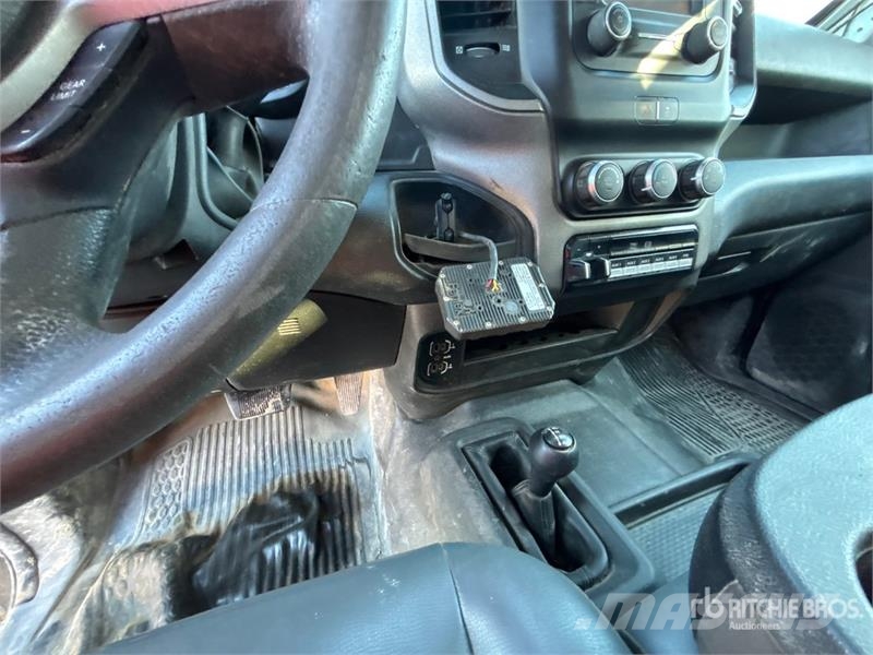 RAM 5500 Camioane platforma/prelata