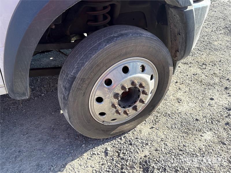 RAM 5500 Pritschenwagen/Pritschenwagen mit Seitenklappe