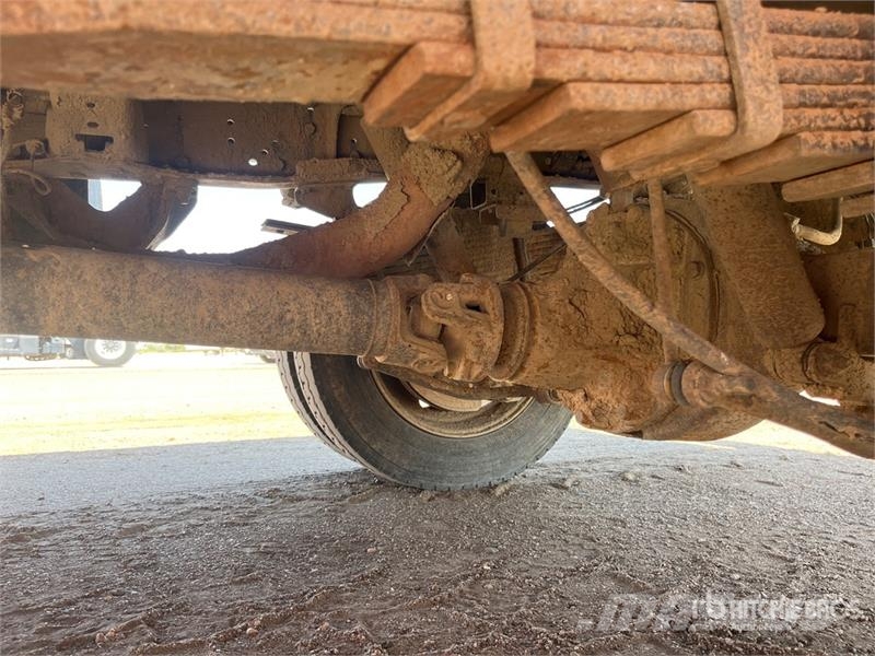 RAM 5500 شاحنات مسطحة/مفصلية الجوانب