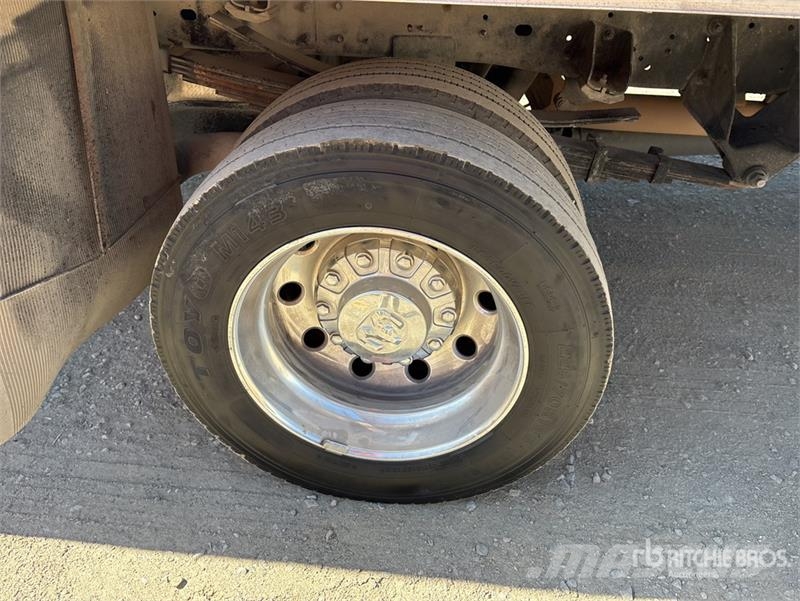 RAM 5500 Umpikorikuorma-autot