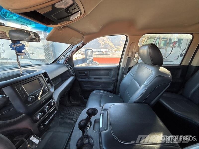 RAM 5500 Camioane platforma/prelata