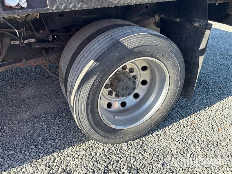 RAM 5500 Pritschenwagen/Pritschenwagen mit Seitenklappe