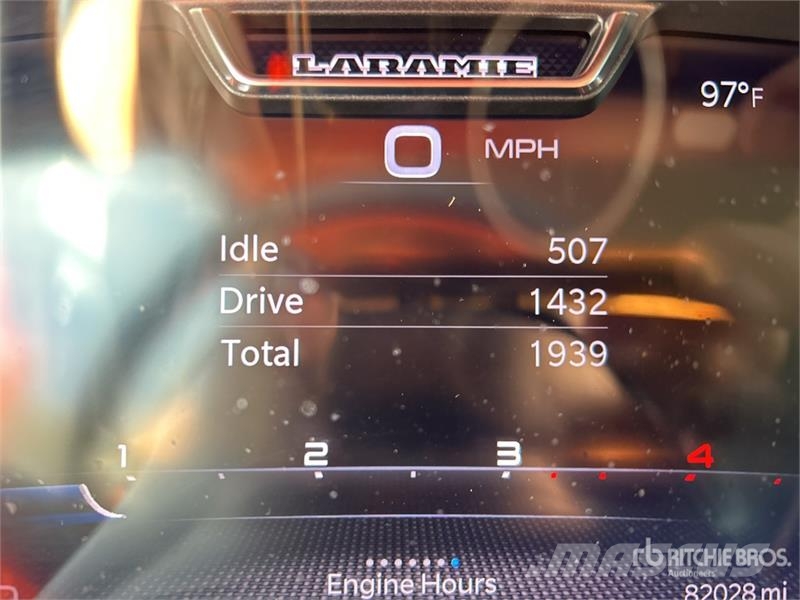 RAM 5500 플랫베드/드롭사이드 트럭