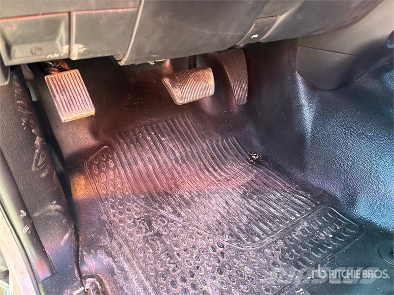 RAM 5500 Pritschenwagen/Pritschenwagen mit Seitenklappe