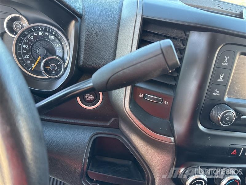 RAM 5500 Umpikorikuorma-autot
