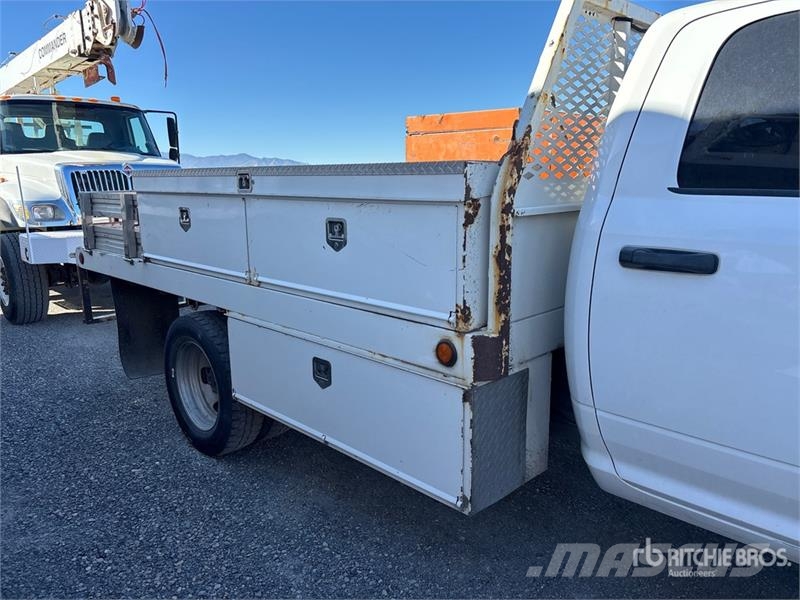 RAM 5500 Camioane platforma/prelata