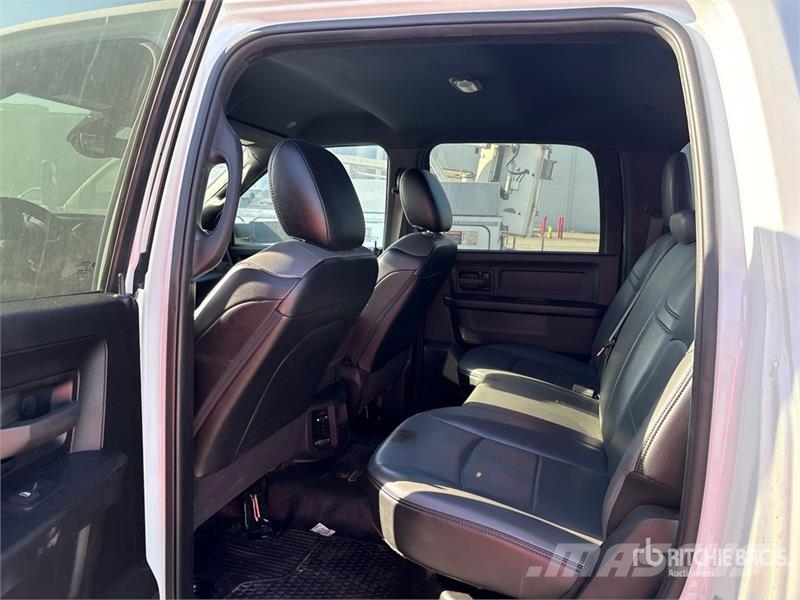 RAM 5500 Pritschenwagen/Pritschenwagen mit Seitenklappe