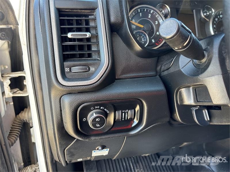 RAM 5500 Umpikorikuorma-autot