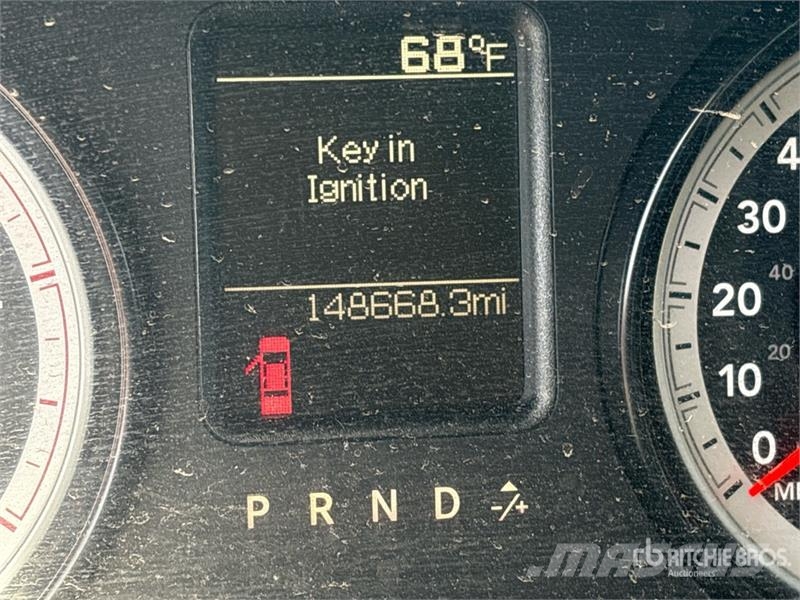 RAM 5500HD Tovornjaki s kesonom/platojem