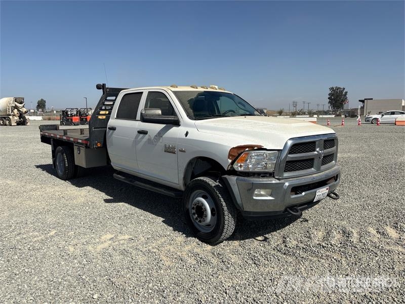 RAM 5500HD Tovornjaki s kesonom/platojem