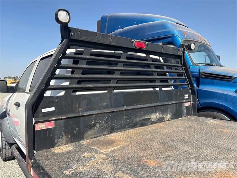 RAM 5500HD Tovornjaki s kesonom/platojem