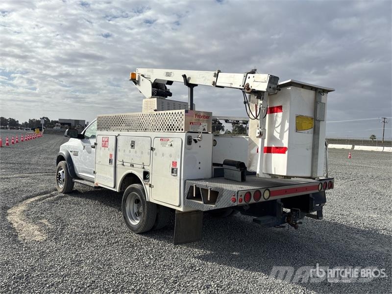 RAM on Ram 4500 4x4 Bucket Truck Ant vilkikų montuojamos kėlimo platformos