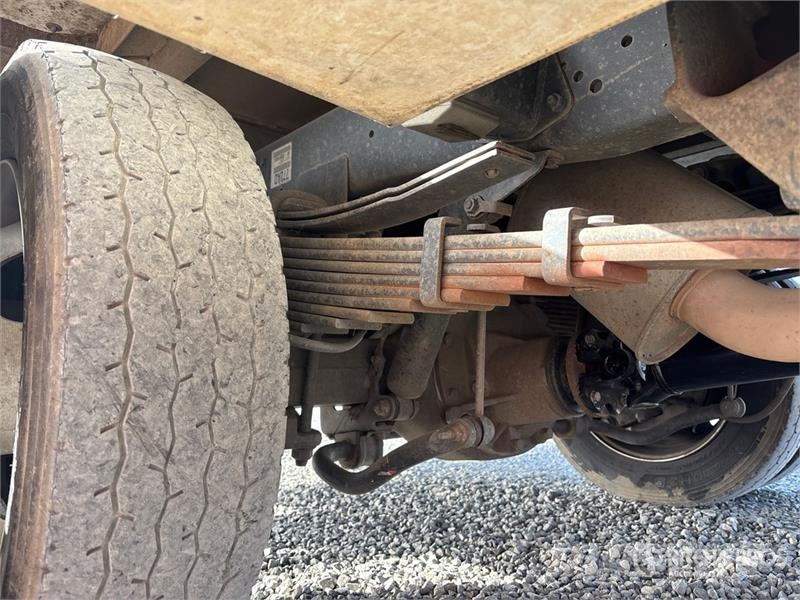 RAM on Ram 4500 4x4 Bucket Truck Ant vilkikų montuojamos kėlimo platformos