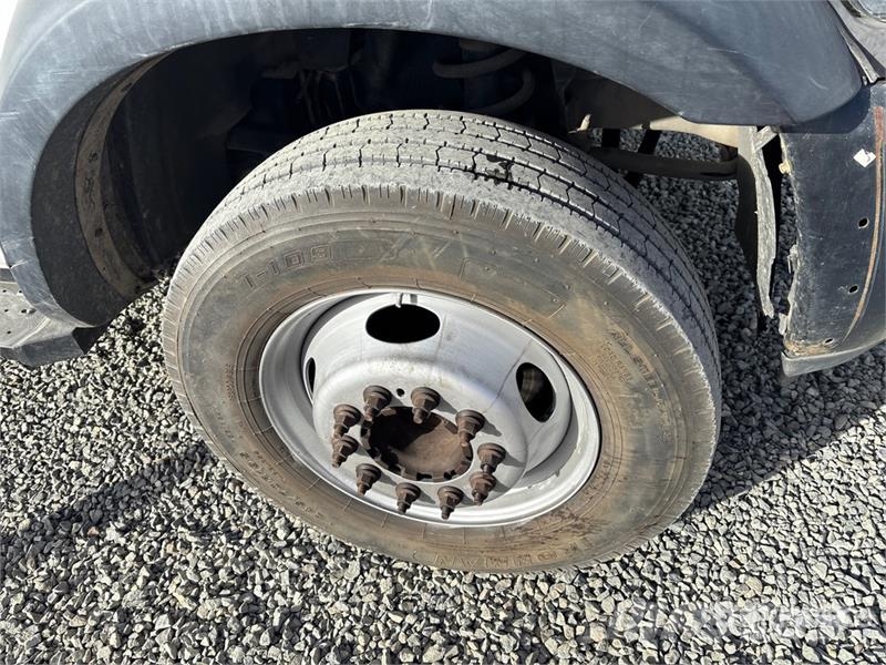 RAM on Ram 4500 4x4 Bucket Truck Ant vilkikų montuojamos kėlimo platformos