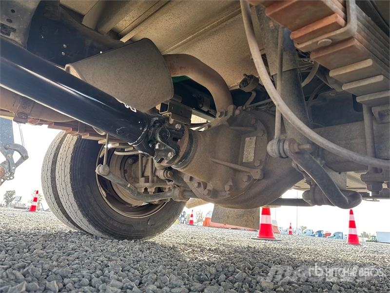 RAM on Ram 4500 4x4 Bucket Truck Ant vilkikų montuojamos kėlimo platformos