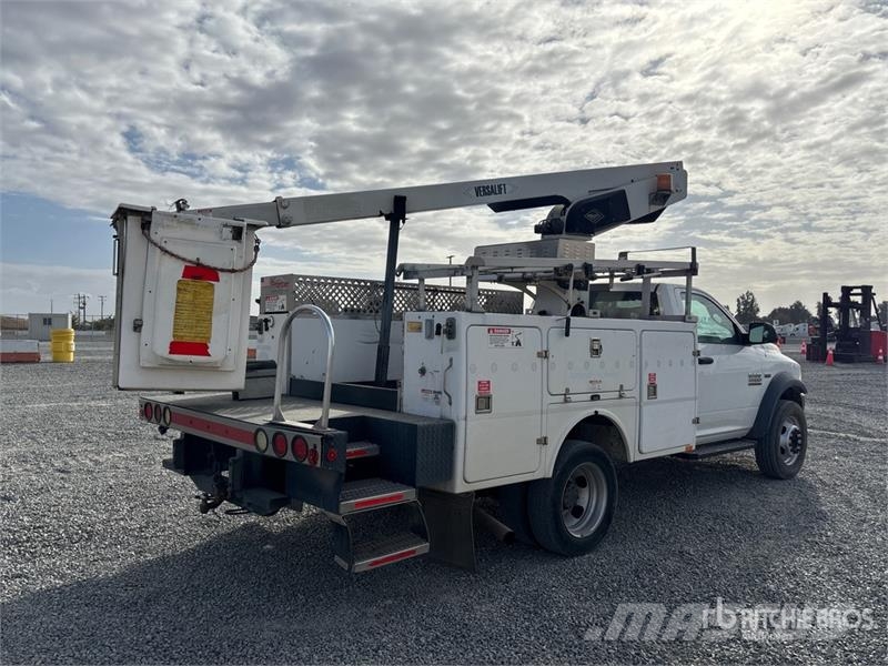 RAM on Ram 4500 4x4 Bucket Truck Ant vilkikų montuojamos kėlimo platformos