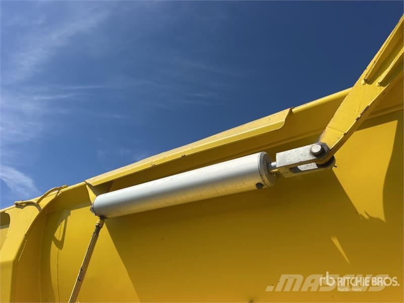 Ranch 32 ft T/A End Dump Trailer Savivartės priekabos