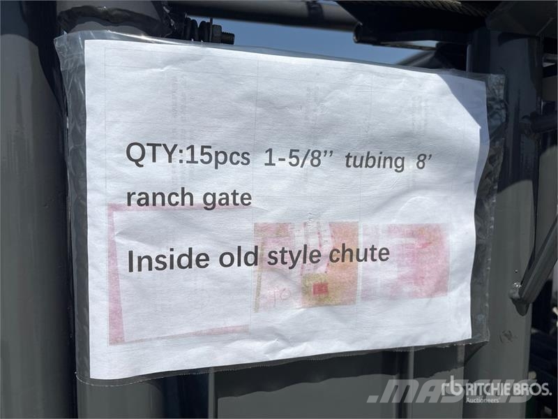 RanchMaster LLH10 10 ft Squeeze Chute (Unused) Další