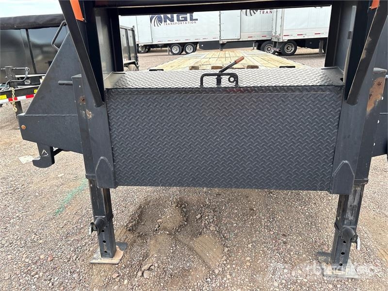 RawMaxx FDX-40-212KHYD 35 ft T/A Gooseneck Equipment Trail Auto pārvadāšanas treileri