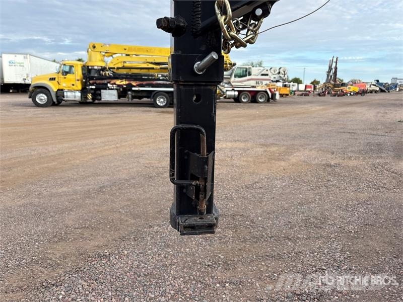 RawMaxx FDX-40-212KHYD 35 ft T/A Gooseneck Equipment Trail Auto pārvadāšanas treileri